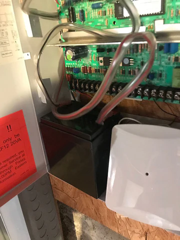 Alarm battery wiring